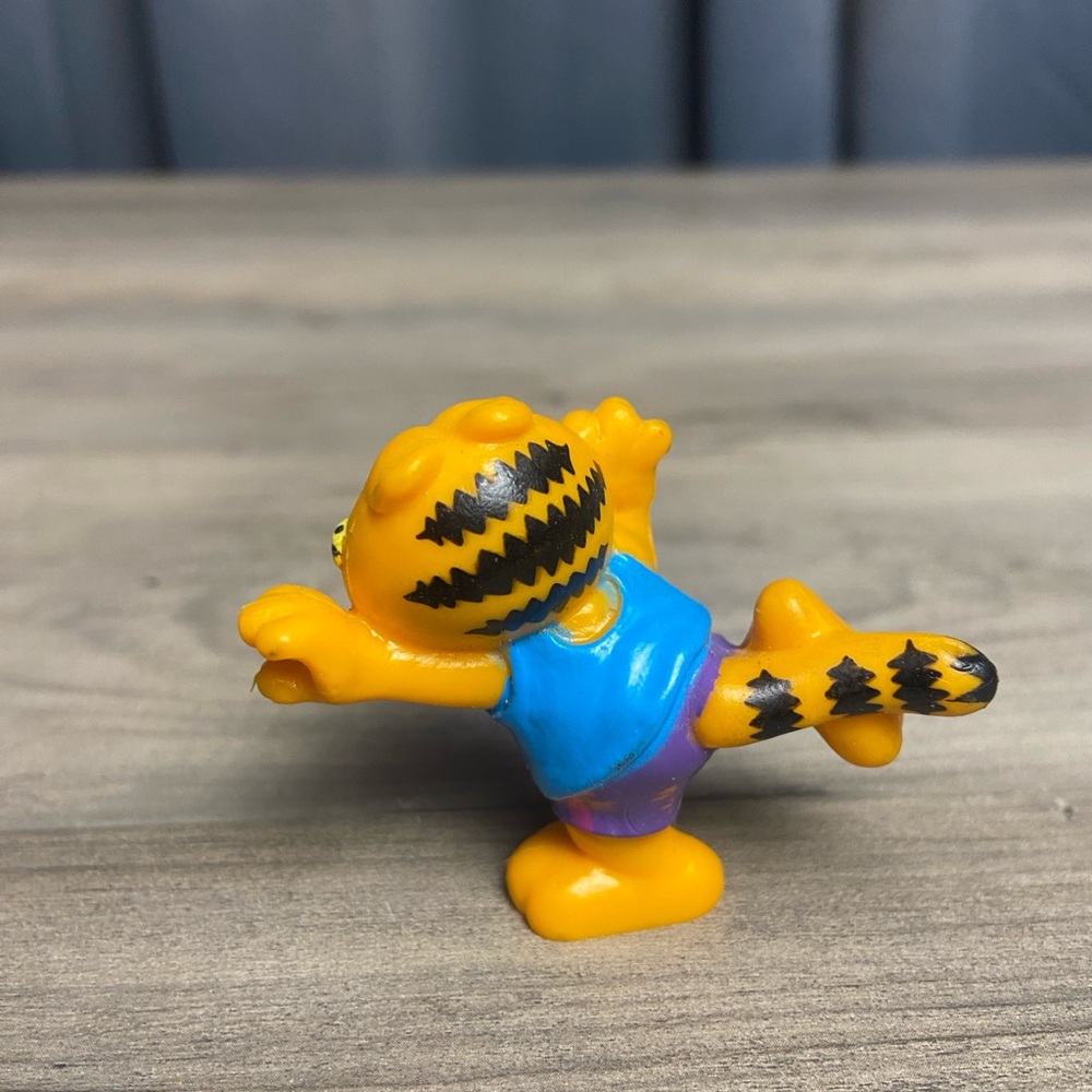VINTAGE GARFIELD FIGURE FIGURINE TOY 1978 1981‎ VINYL 2" COLLECTIBLE UNITED FEAT - Picture 4 of 9